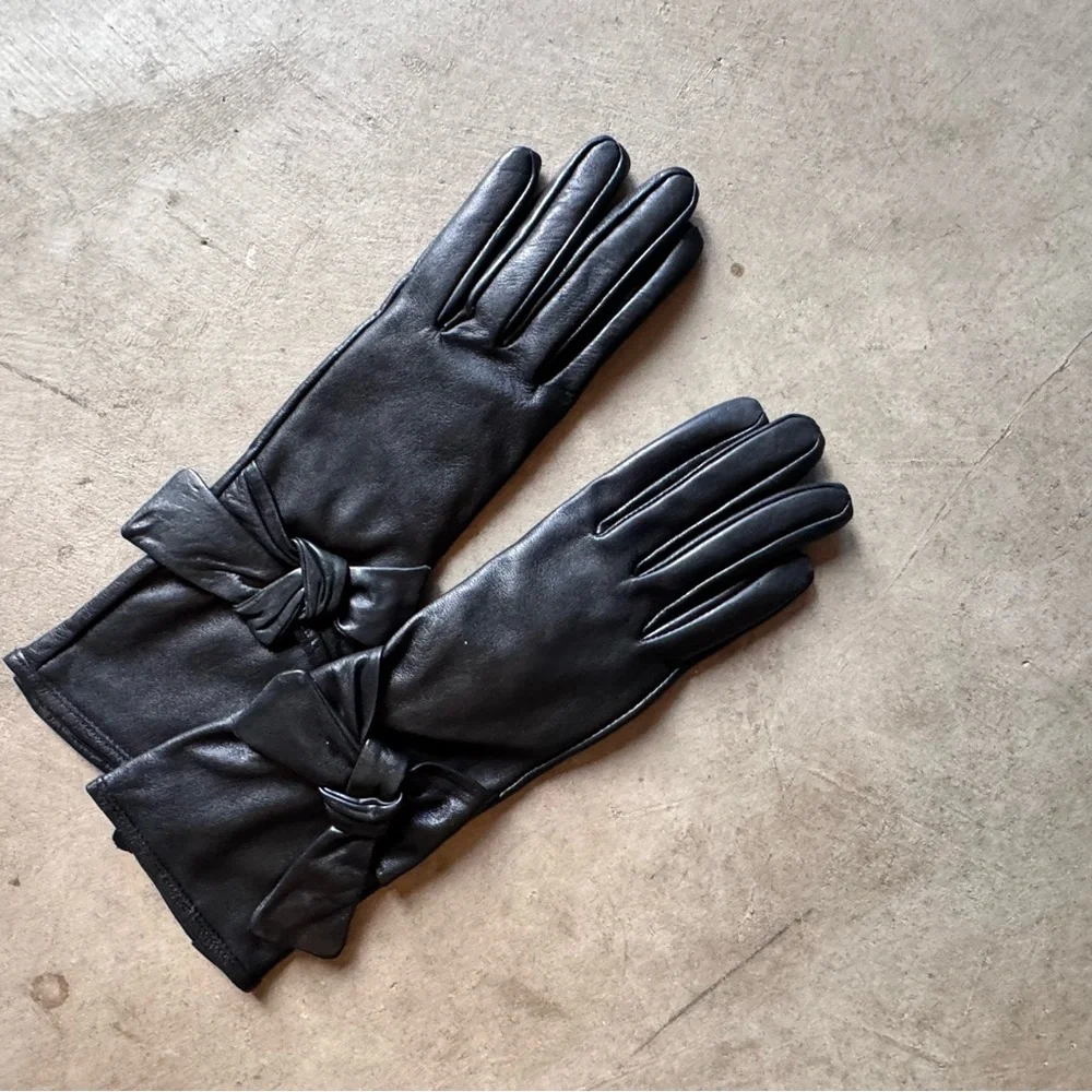 Amicale Cashmere Black Leather Gloves with Bows Very Small Petite
